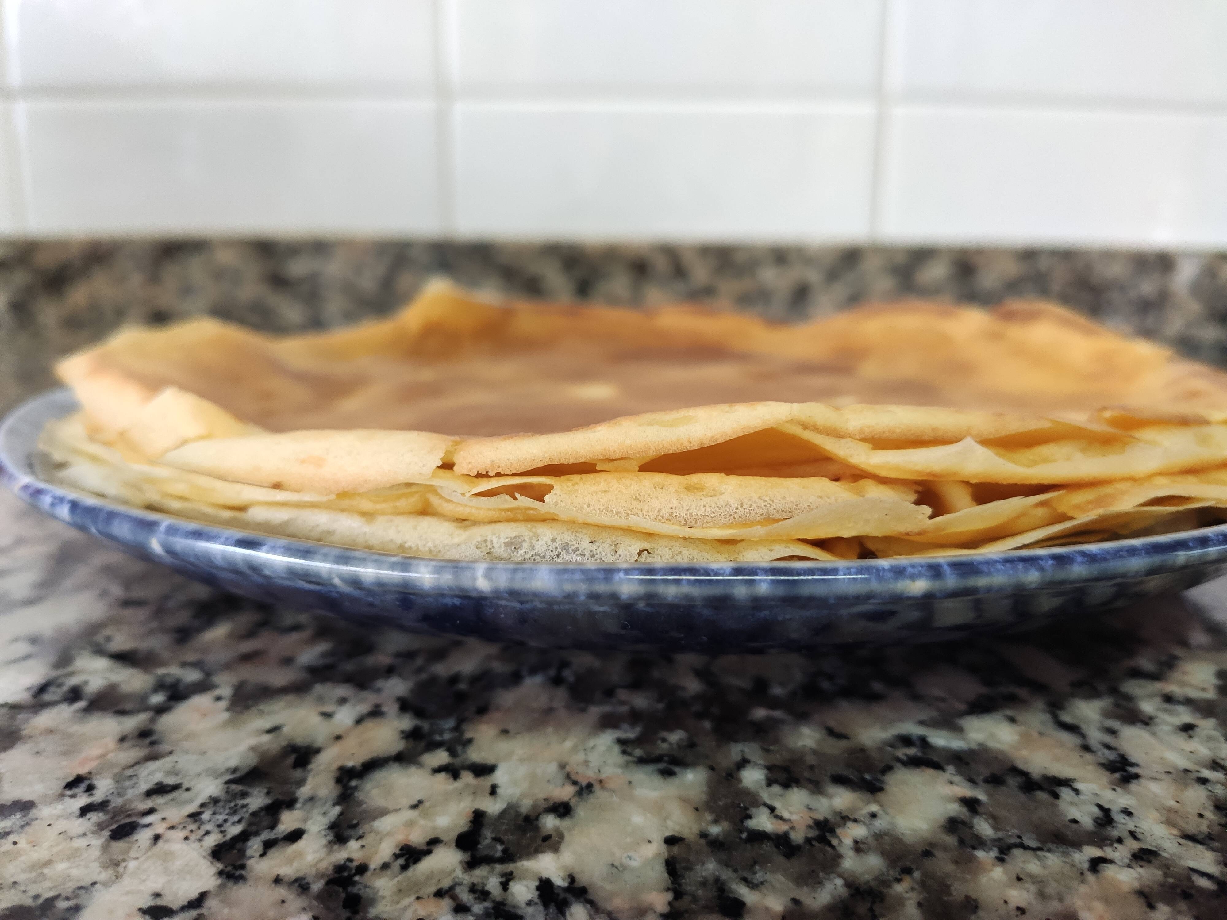 A plate with crêpes